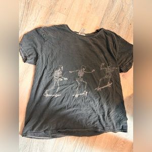 Urban skateboarding skeleton shirt